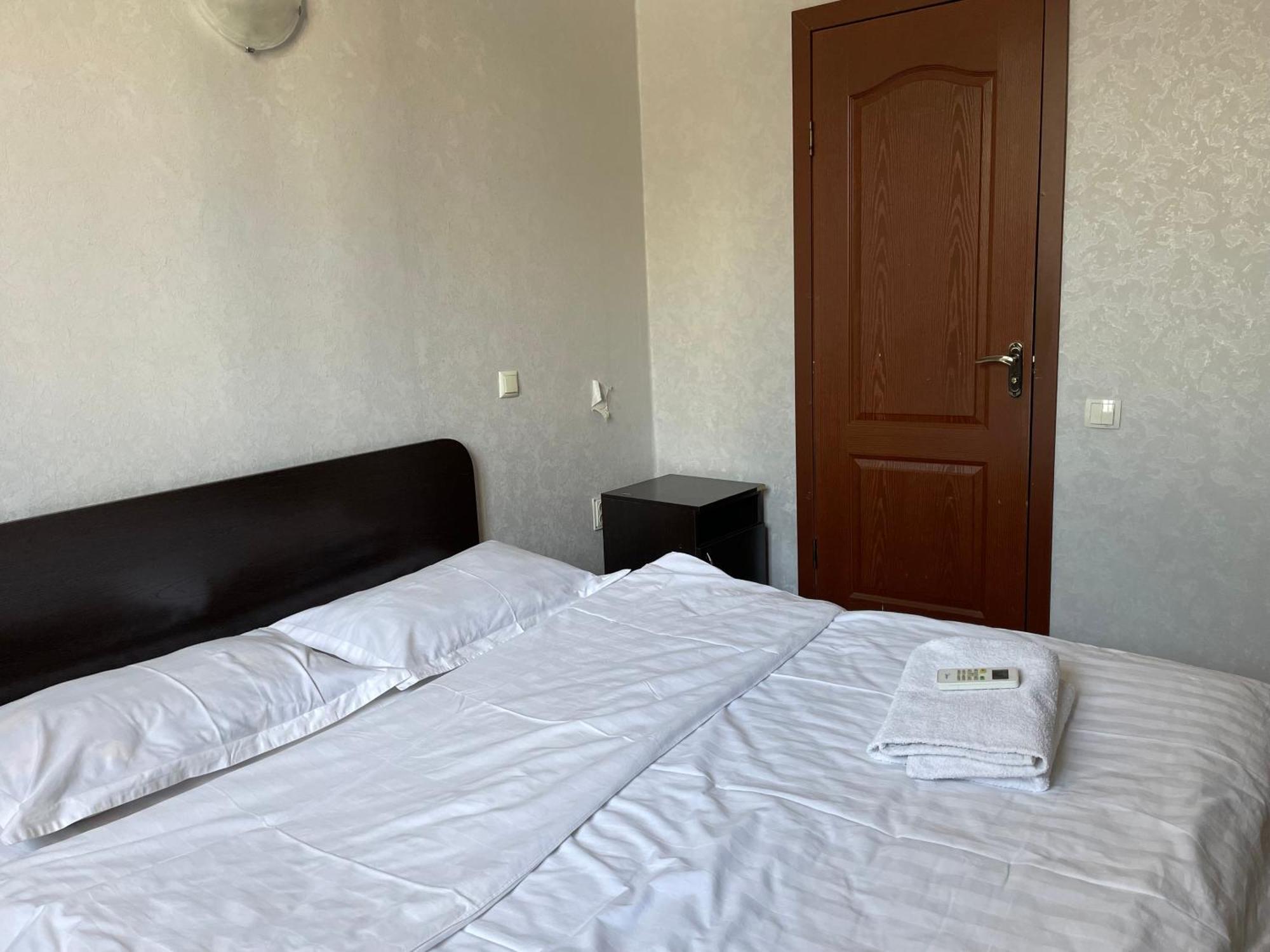 Fiveseasons Vandrerhjem Almaty Eksteriør bilde